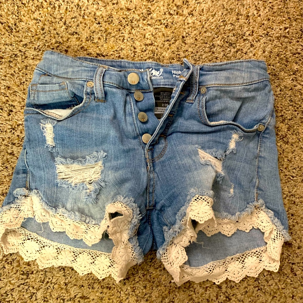 Mossimo lace button up shorts size 2